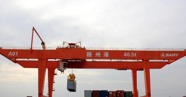 贛州鐵路國際集裝箱場：對外開放“讓家具飛” 