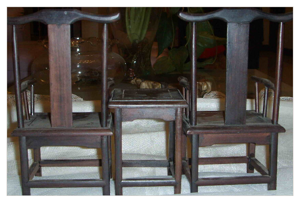 什么是紫檀家具！紫檀具的藝術價值！紫檀木家具的優缺點！這樣鑒別紫檀木家具的真偽！