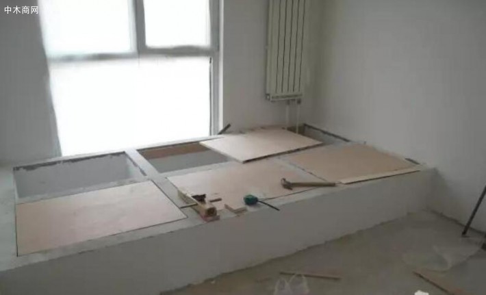 地臺床